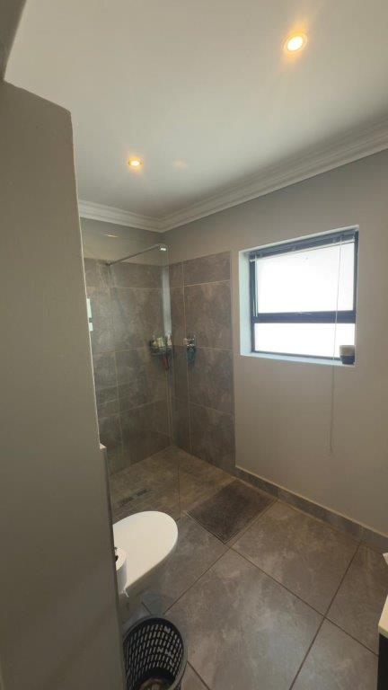 5 Bedroom Property for Sale in Wavecrest Eastern Cape